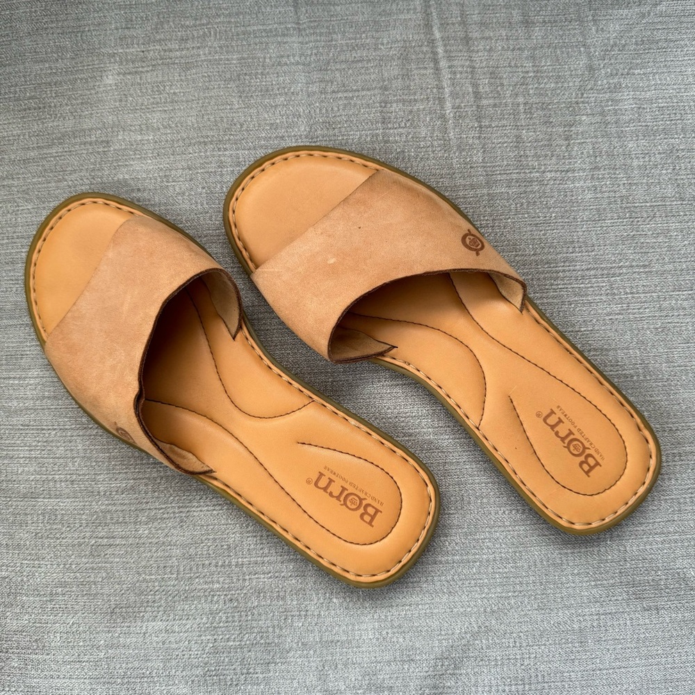 BORN HAND CRAFTED SOFT GENUINE LEATHER SANDAL BEIGE/TAN GREAT CONDITION
